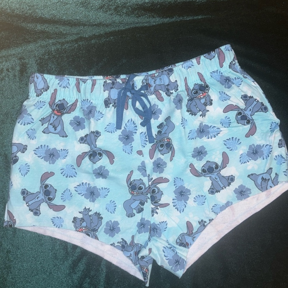 Stitch from Disney Lilo & Stitch Women’s Sleep Shorts. NWT. Large (34-36)